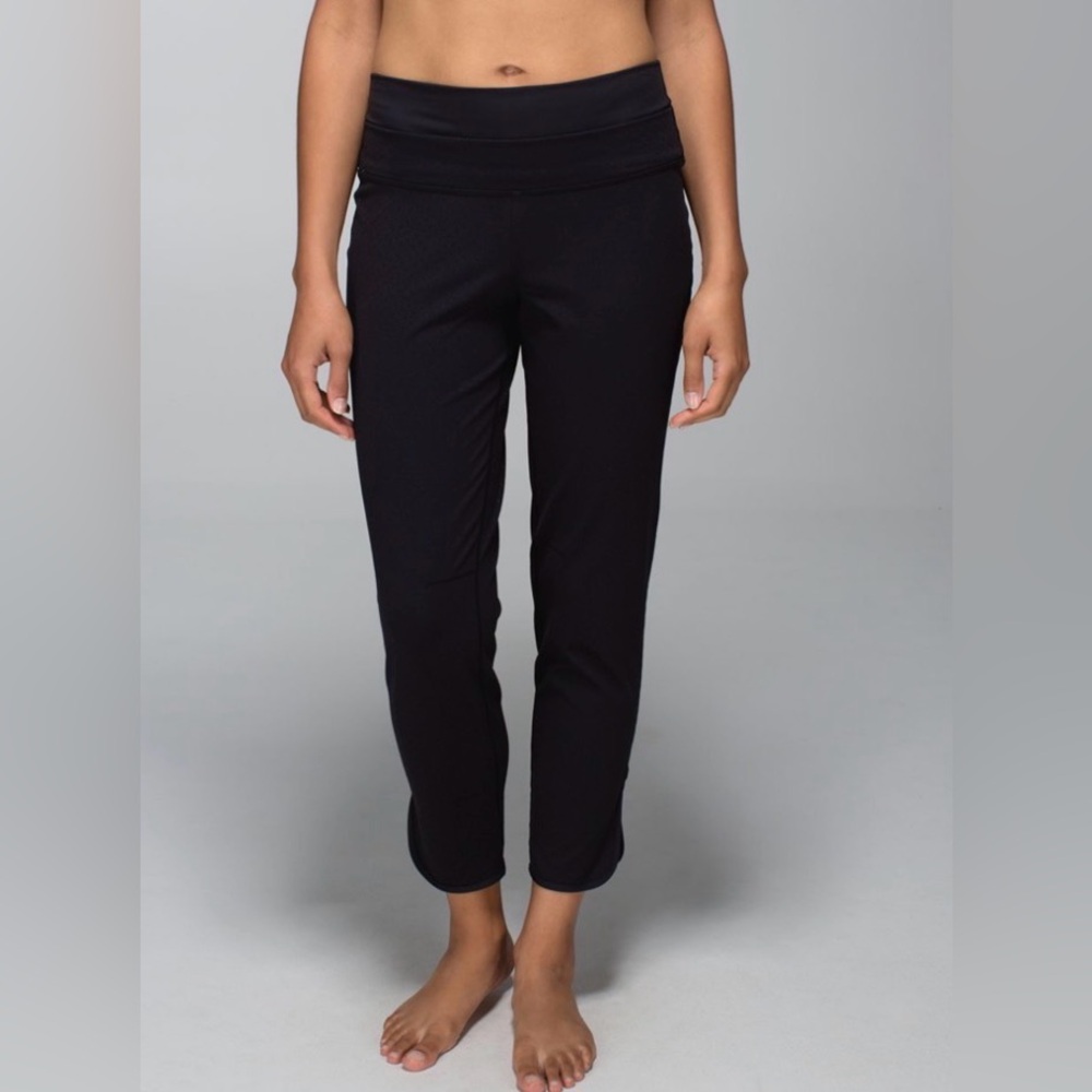 Lululemon Straight To Class Pant in *Full-On-Luon
Shine Dot Black Size 4 / NWT